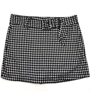 UEC RETRO EYE CANDY BELTED MINI STRETCH SKORT BLACK WHITE HOUNDSTOOTH PRINT SZ L